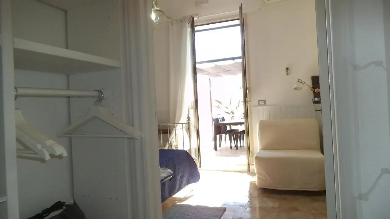 Holiday Rooms Ninfa Avola Guest house