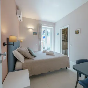 bb-lerici-al-mare.hotelitalianriviera.com/